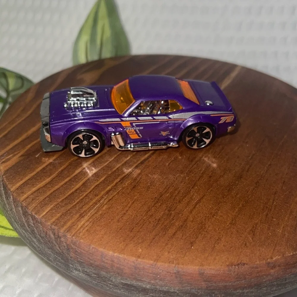 ZURU Metal Machines Import 2018 POISON IVY Purple